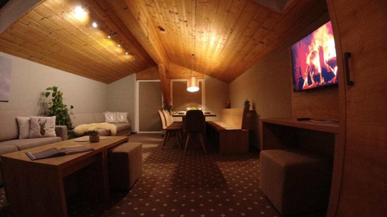 Haus Alpengluehen Apartman Ehrwald Kültér fotó