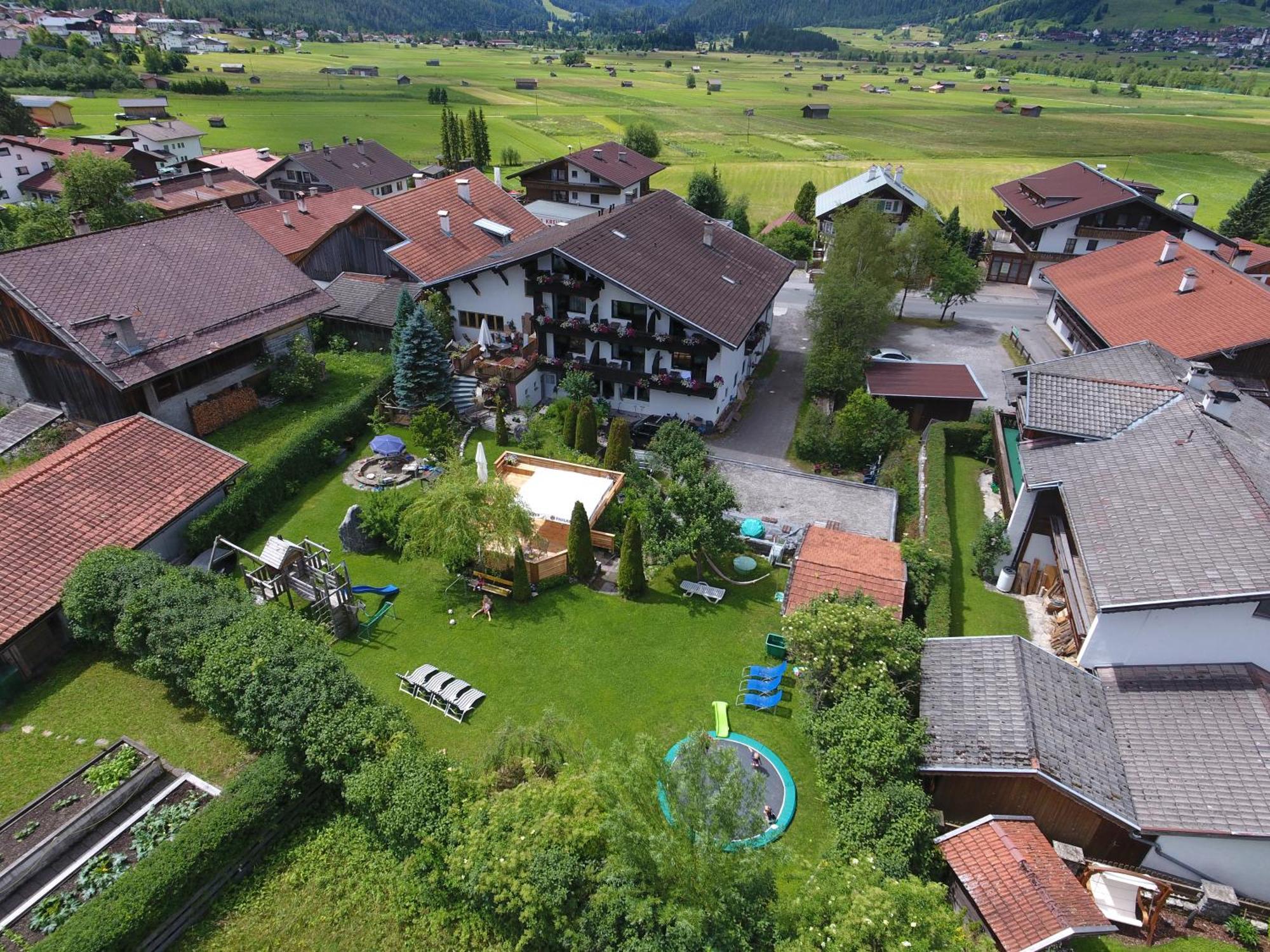 Haus Alpengluehen Apartman Ehrwald Kültér fotó